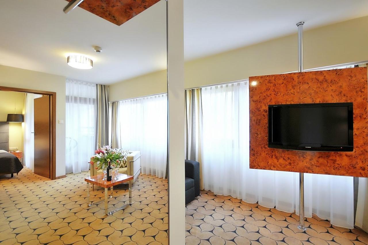 209 W Royal Tulip Sand Przy Plazy Dobruk Apartamenty โควอบเซก ภายนอก รูปภาพ